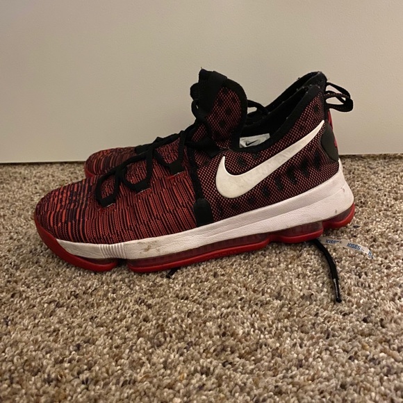 Nike shoe - Picture 4 of 5